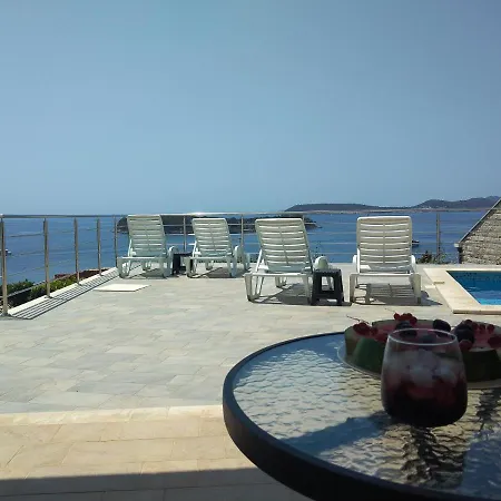 Oliva Lozica Apartman *