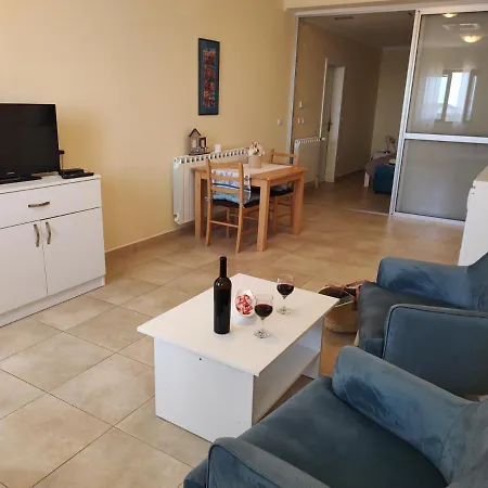 Oliva Lozica Apartment *