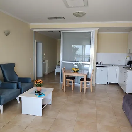 Oliva Lozica Apartman *