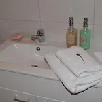 Oliva Lozica Apartman *