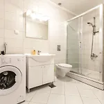 Oliva Lozica Apartman *